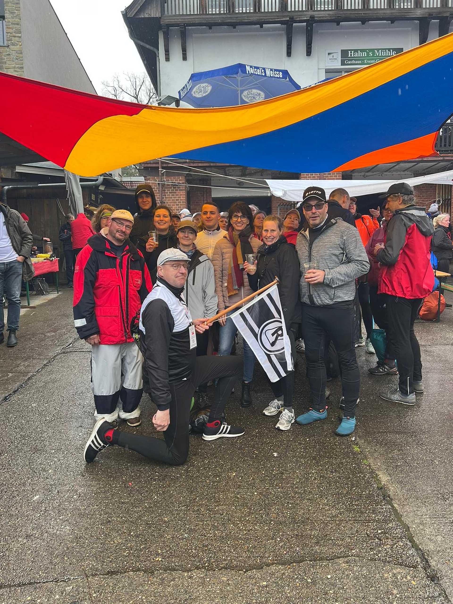 Die Mannschaft beim offiziellen Anrudern