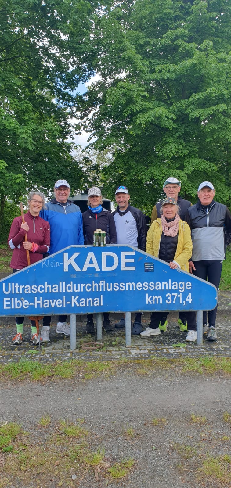 1. Tag - Gruppenfoto bei der 1. Pause in Kade